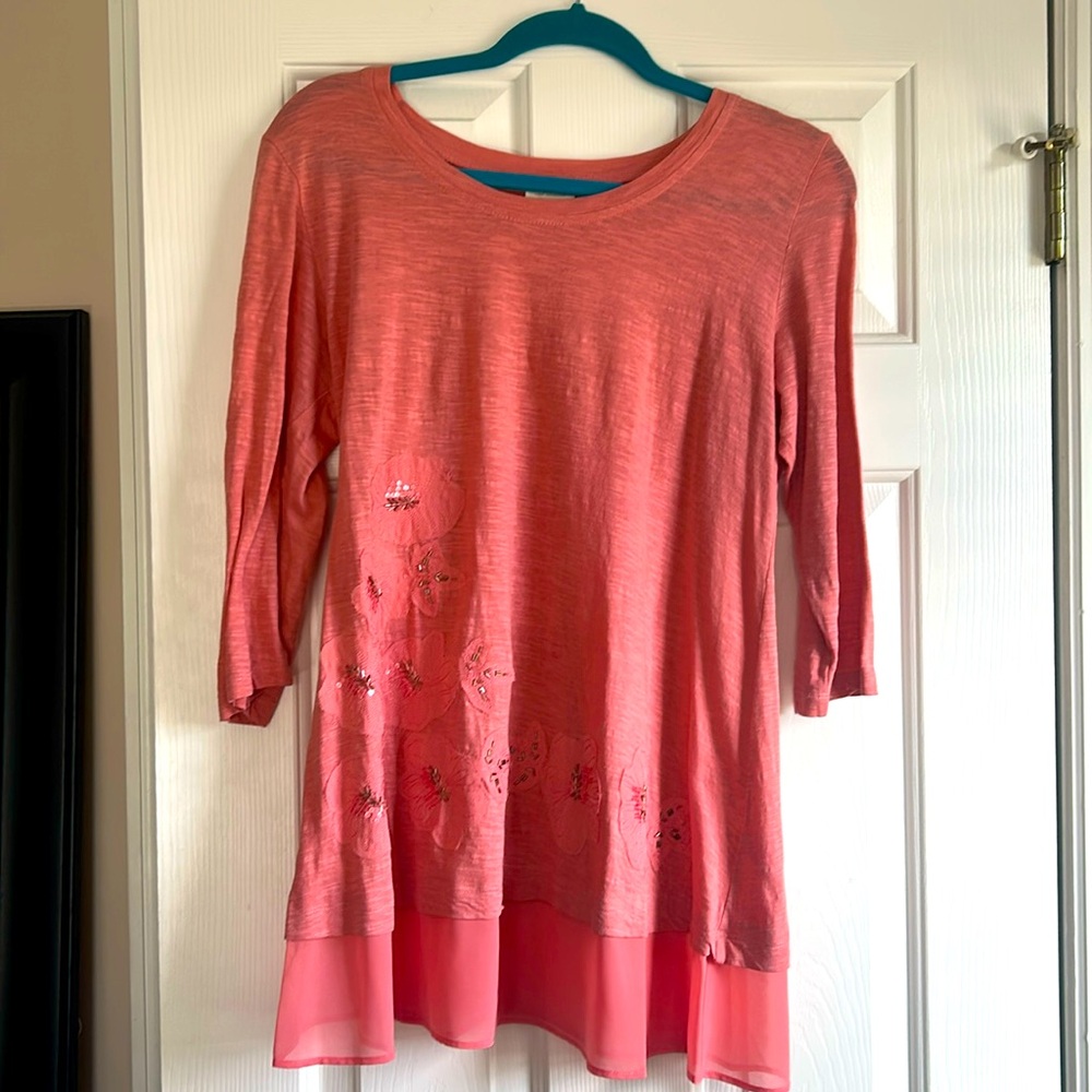 LOGO by Lori Goldstein long top